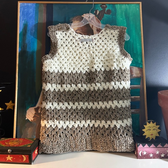 Crochet Sleeveless Top in Cream One Size - Picture 6 of 14